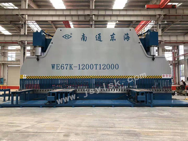 WE67K-1200/12000大型數(shù)控折彎?rùn)C(jī)